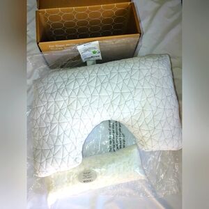 Coop Home Goods The Original Cut-Out Adjustable Pillow, Queen Size Bed